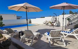 Holiday Home - Five-Bedroom Holiday Home Kanica With Sea View