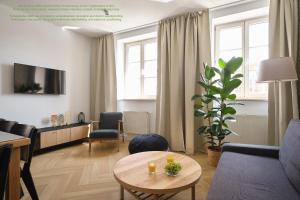 Solny Square Aparthotel