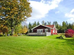 4 person holiday home in Brålanda-By Traum
