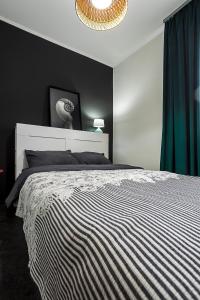 Cozy Apartment by the Sea with a Private Courtyard