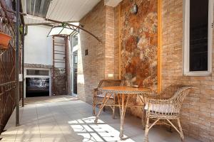 Cozy Apartment by the Sea with a Private Courtyard