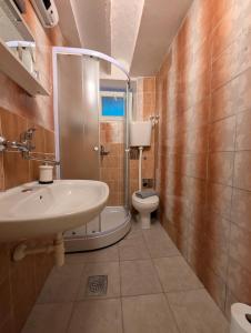 inactive Miniscule Condo Near Maksimir Tram