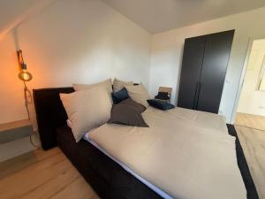 Modernes Apartment Mülheim - freie Parkplätze, Smart-TV, WLAN, Nähe Messe Essen & Düsseldorf
