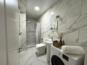 Pekini 10 City Center Comfort Apartment