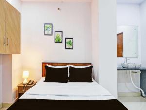 Collection O Karmanghat Near TKR khaman