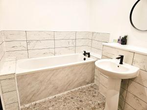 5 Kings Buildings Apartment - Studio - Swansea