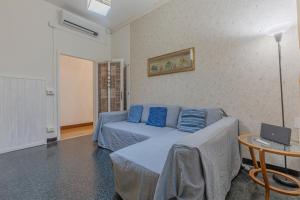 GuestHost - Ginas Garden x4