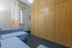 GuestHost - Ginas Garden x4