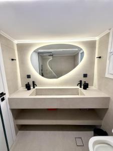 Acropolis Path - Elegant Apartment near Plaka