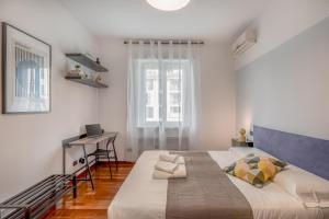 Spacious Design flat at Navigli at 15 min from Duomo