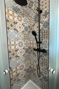 Tropical Urban Getaway 2 room Apartment