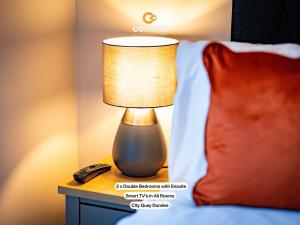 River Tay Views by CENTRAL SERVICED APARTMENTS - City Quay - 2 Bedrooms - En-Suite Bathroom - Dedicated Parking Space - Fully Equipped - Walk Away From Dundee Bus & Train Station - Close to City Centre with River Views and Balcony