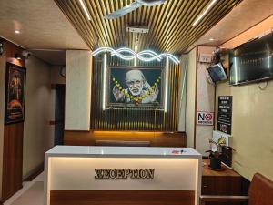 TUKARAM HOTEL only 1 minute distance from Dwarkamai