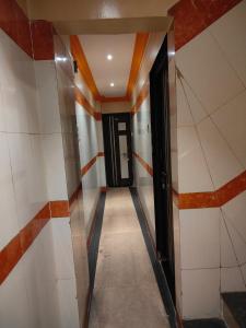 TUKARAM HOTEL only 1 minute distance from Dwarkamai