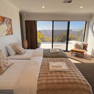 Zig Zag Retreat - Panoramic views, secluded hills nature reserve, infinity pool