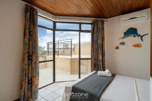 Apto c piscina e churrasq. a 150m do mar CND0204