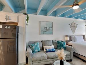 Fontainebleau Terrace 332