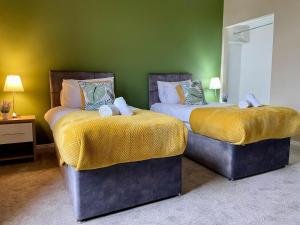 3-Bed Home Close to City Centre, Stadium & Baltic