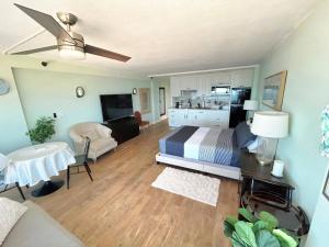 Spectacular Oceanfront Studio wkitchenette