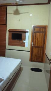 Hotel Khatri & Restaurant