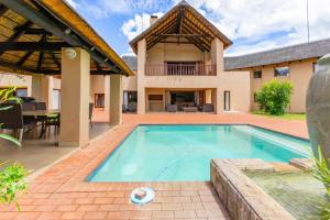 Waterberg House at Zebula 8 adults and 4 kids