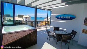 Cobertura fantástica apenas 70 metros da praia