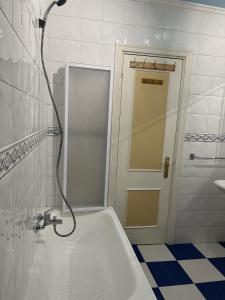 Castilla 33 - by Wehomes