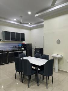CozyInn Homestay 4