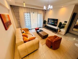 Modern, stylish, pristine apartment with fast WiFi, gym and pool in Lavington Nairobi