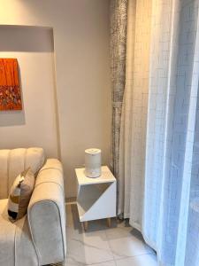 Modern, stylish, pristine apartment with fast WiFi, gym and pool in Lavington Nairobi