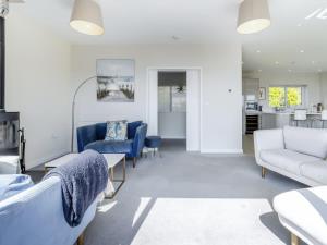 Luxury by the Sea! - 4 Double En-Suite Bedrooms