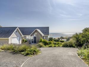 Verbier Luxurious Seaside Retreat