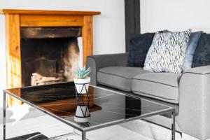 Charming Harvington Cottage - Hot Tub, Pet Friendly, Sleeps 11