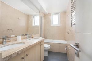 Luz, Vista Y Ubicación Insuperable En Bosque De Montemar