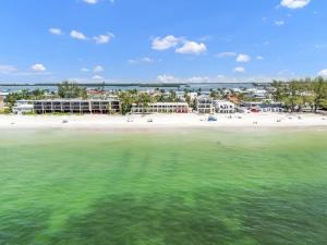 Shell Cove 106 condo