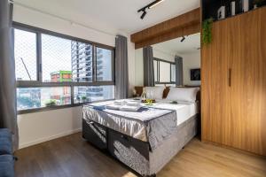 Modern, fully equipped, and well-lit with AC and gym