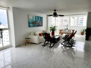 Large and beautiful Oceanfront Penthouse