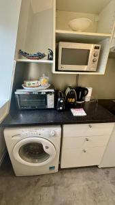 Place de lEtoile, Wagram with AC