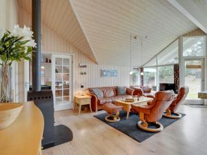 Holiday Home Alhed - 650m from the sea by Interhome