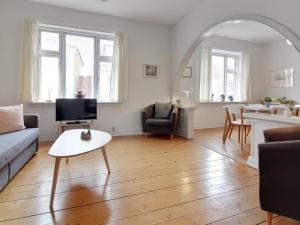 Apartment Gyrth - 250m from the sea by Interhome