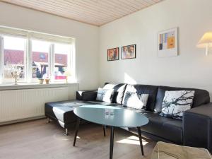 Holiday Home Caranus - 900m from the sea by Interhome