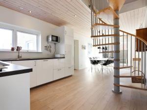 Holiday Home Caranus - 900m from the sea by Interhome