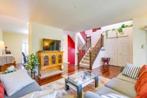Close to Hospital and Dulles Herndon Townhome