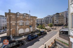 LAKM 0101 - Prachtig gerenoveerd zonnig appartement in een stijlvol gebouw op 50 meter van het strand