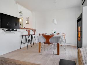 Holiday Home Anniek - 1km to the fjord by Interhome