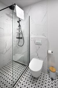 Design Studio Riga With Double Bed And Quiet Yard View