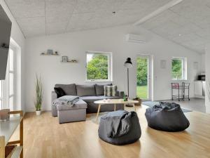 Holiday Home Fentje - 375m to the fjord by Interhome