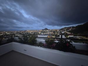 Upscale Combo Unit with Rooftop