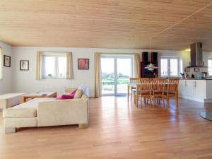 Apartment Ettie - 6km from the sea by Interhome