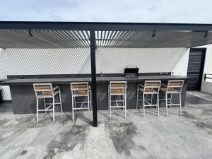 Upscale Combo Unit with Rooftop